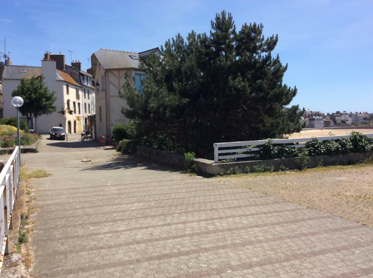 Le Dauphine 20M De La Plage Saint-Malo Exteriér fotografie